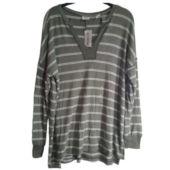 Daytrip Tops - Daytrip Top Women's Pullover Sz L Soft Olive Green Ivory Stripes V Neck